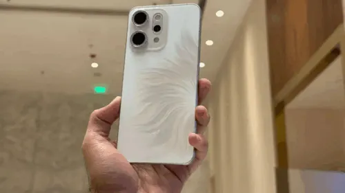 В России появился смартфон с классными камерами и батареей на 6000 mAh. Это не Xiaomi и не Realme