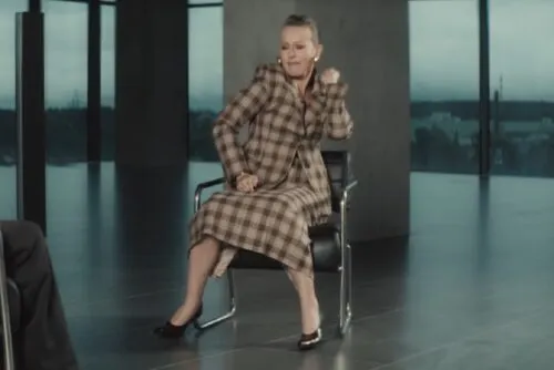 Ксения Собчак – не кринж, а база. Она идеально спродюсировала мемы со своими танцами