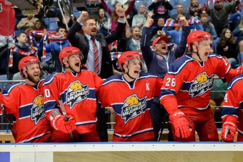 Герой «Молодежки» намекнул на возвращение в сериал. Звездный актер уже засветился на СТС