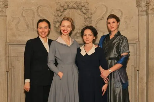 Первый канал вернет в эфир хитовый ретро-сериал. У него оценка 8,4 на «Кинопоиске»