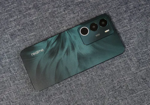 Владельцы обожают этот смартфон Realme. Он стоит меньше 10 тысяч рублей