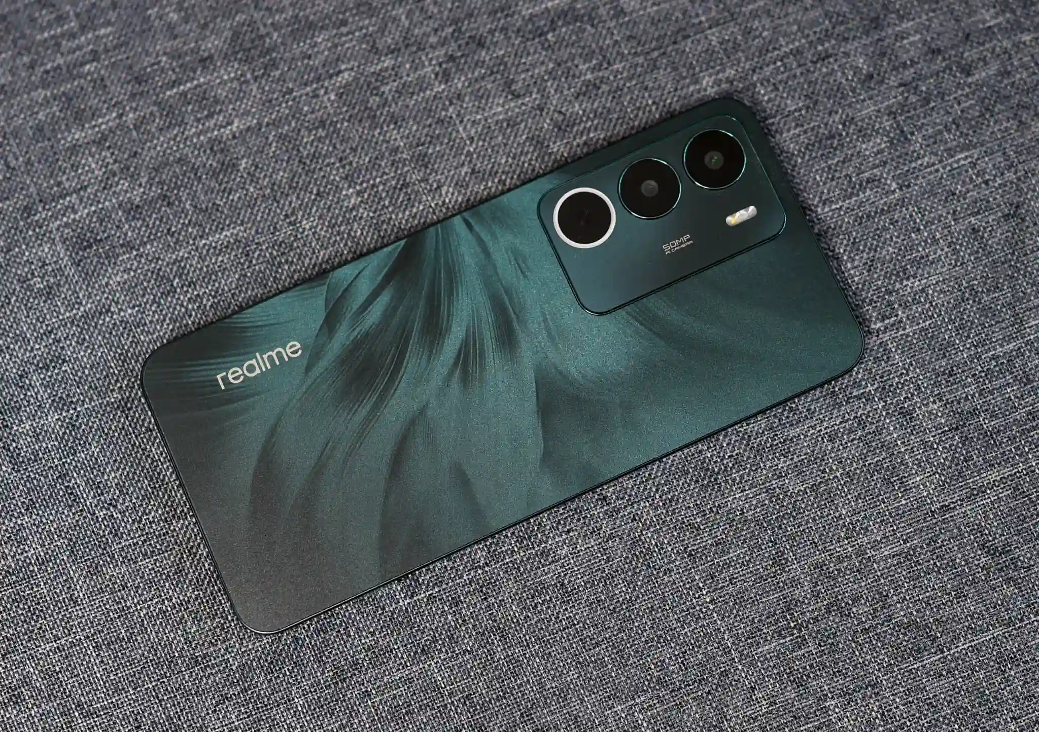 Владельцы обожают этот смартфон Realme. Он стоит меньше 10 тысяч рублей