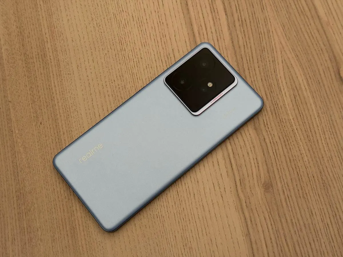 Самое время брать Realme GT 7. Топовый смартфон окончательно обесценился