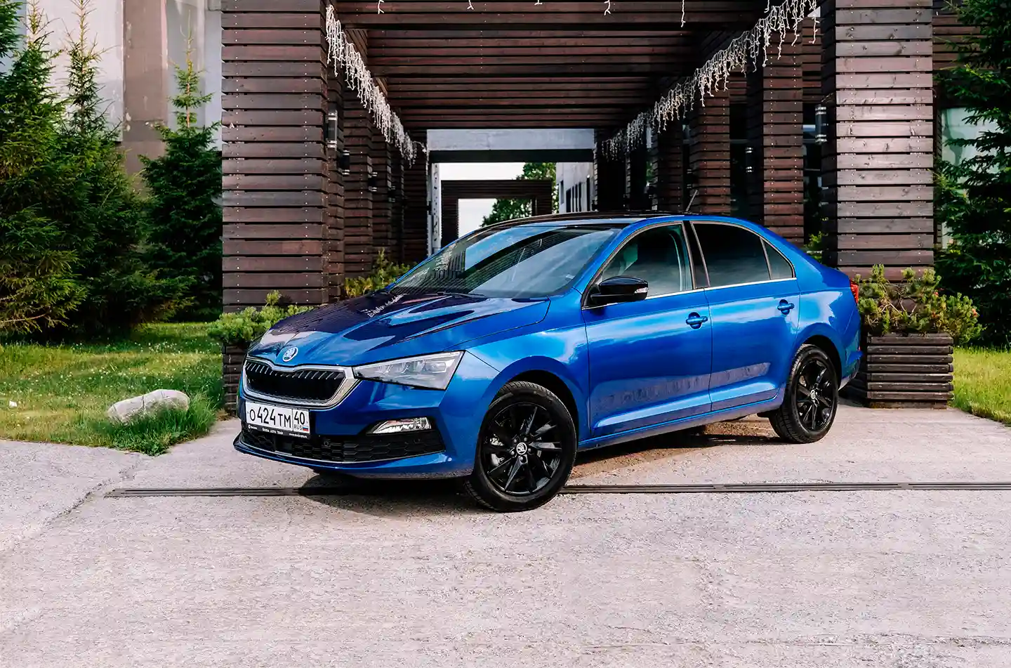 Skoda Rapid вернулась в Россию. Ценник на машину в хорошей комплектации не меняется