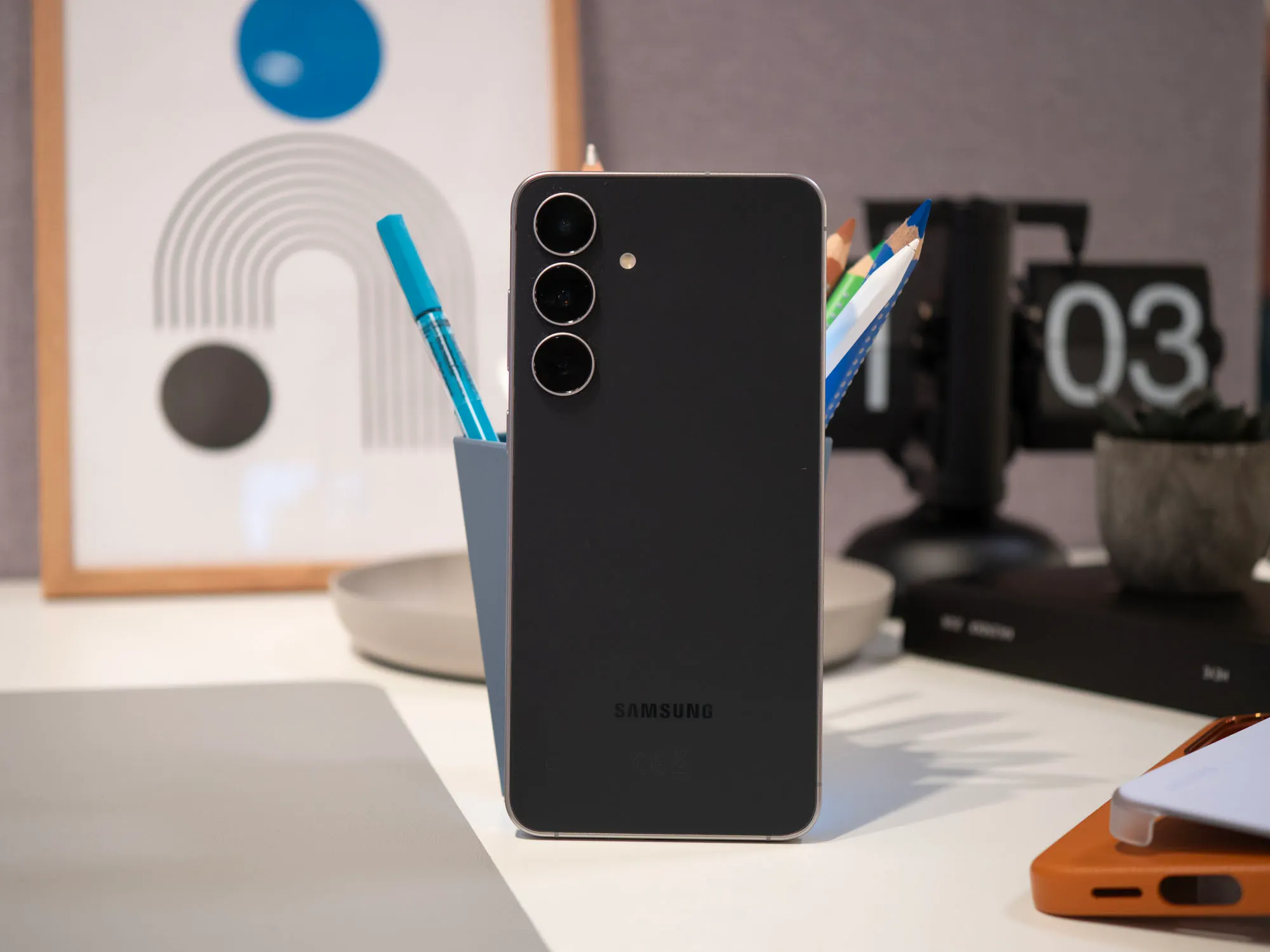 Что выбрать — Samsung Galaxy S25 FE или Galaxy S24 FE? Выяснили, стоит ли переплачивать за новинку