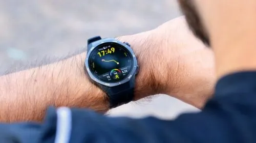 Титановые смарт-часы Huawei обесценились на Маркете. Хватаем, пока они есть в наличии