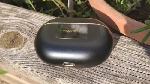 Флагманские наушники Huawei рухнули в цене. Теперь их можно брать не глядя 