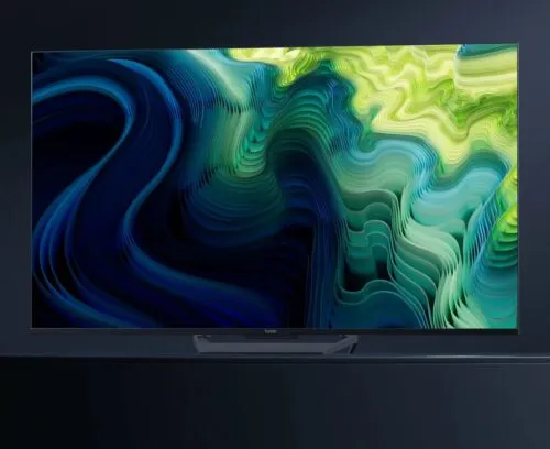 Нашли самый выгодный телевизор для спальни. У него шикарный MiniLED-экран и суперудобная ОС