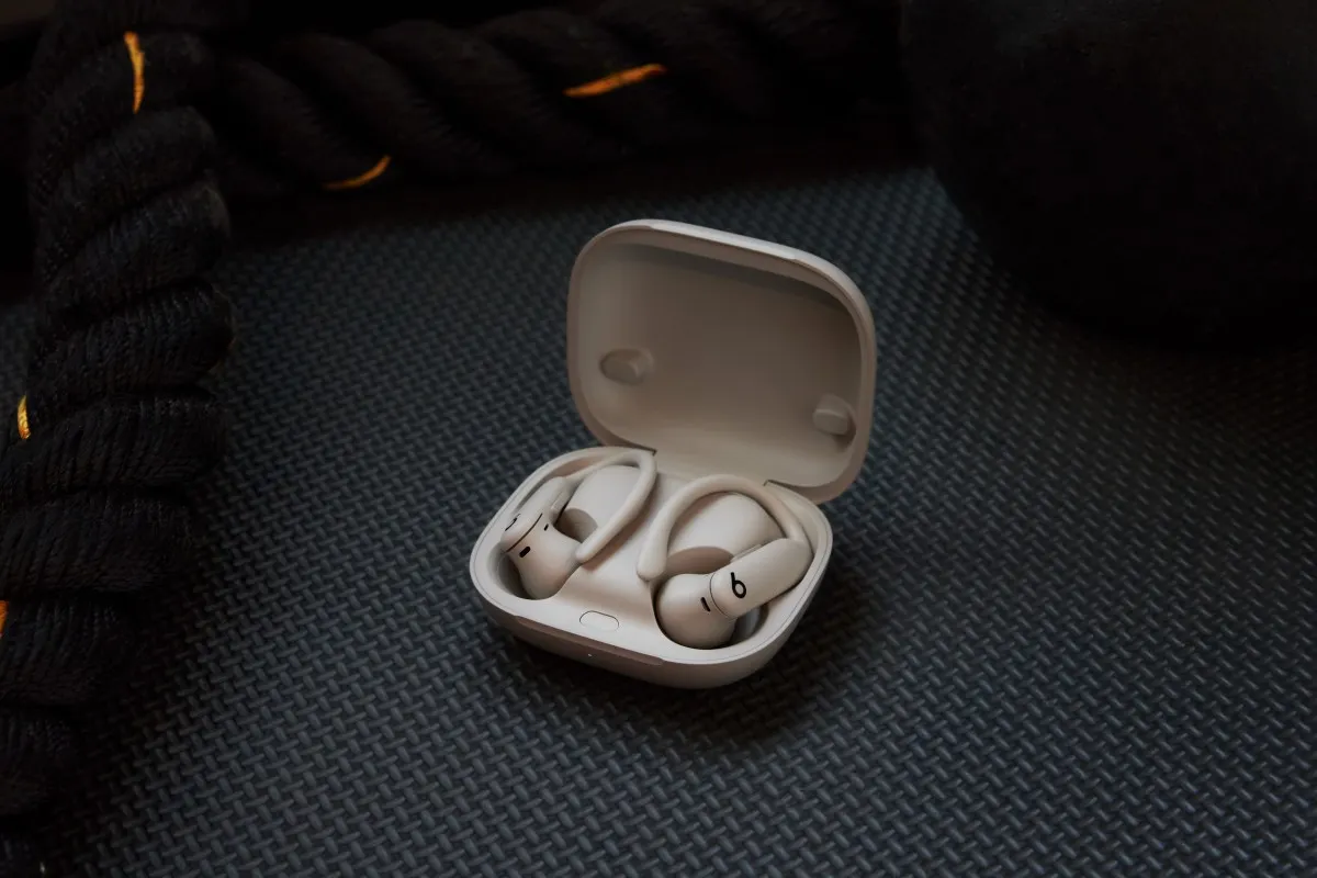 Чем заменить AirPods Pro 3 уже сегодня? Эти наушники Beats во многом круче, но ценник пока ниже