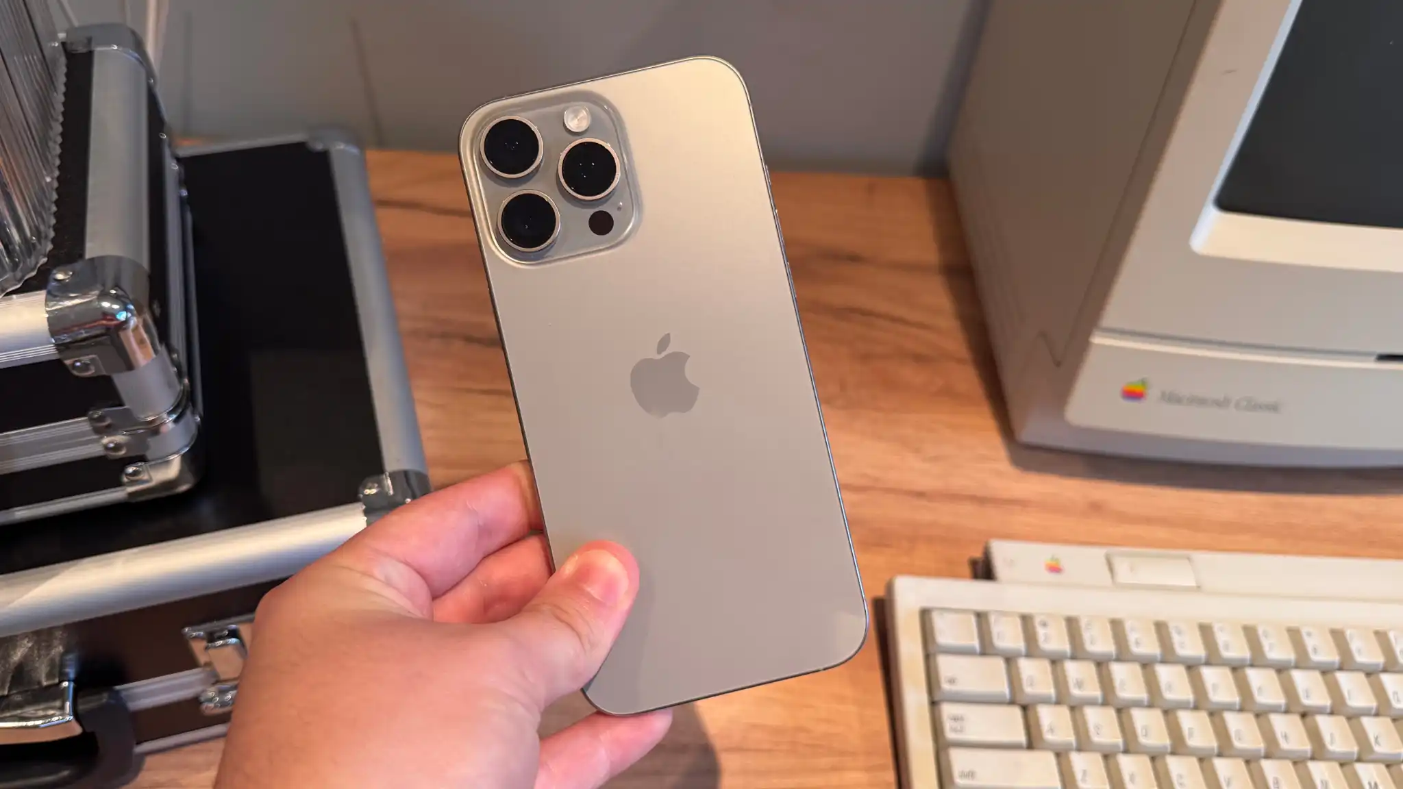 Вот лучший iPhone на рынке. Он вообще не устарел и остался самым выгодным в России