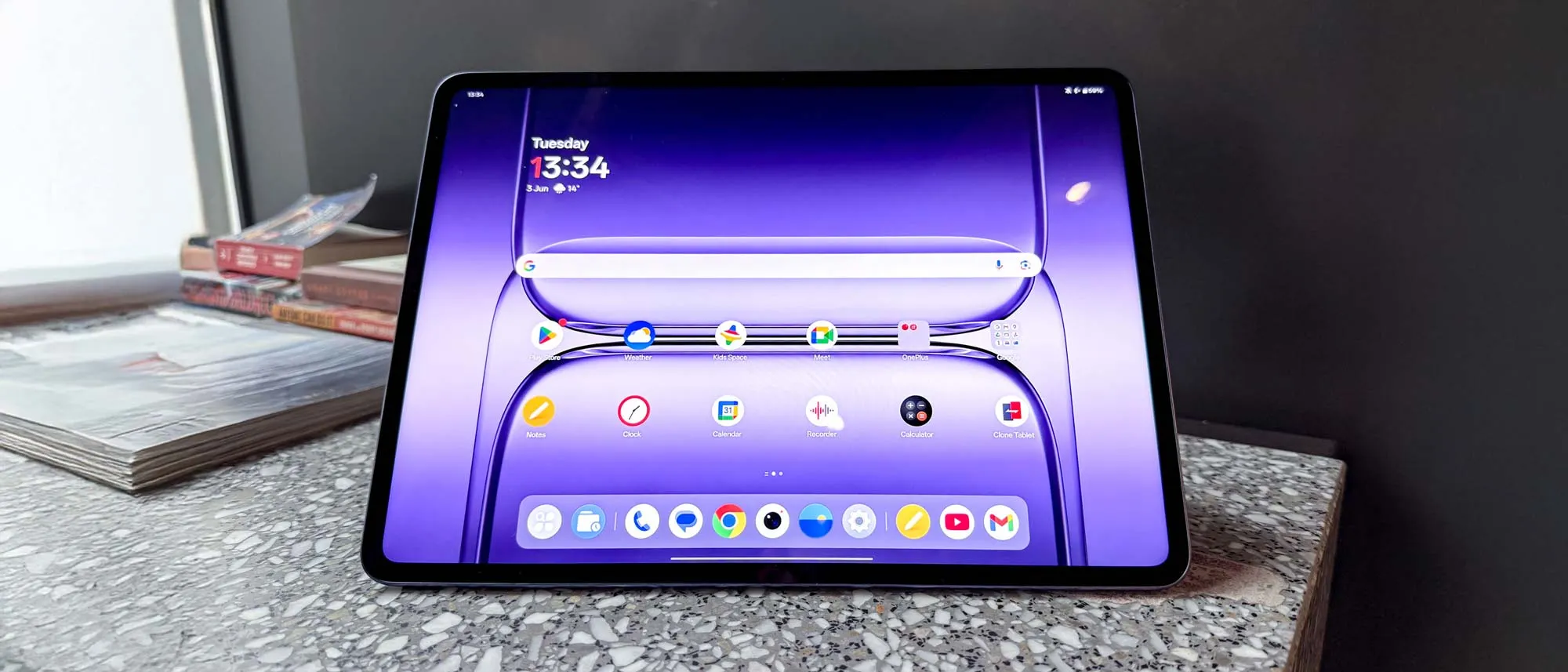 Сверхмощный планшет OnePlus сливают с неплохой скидкой. Он тянет любые игры и шикарно держит заряд 