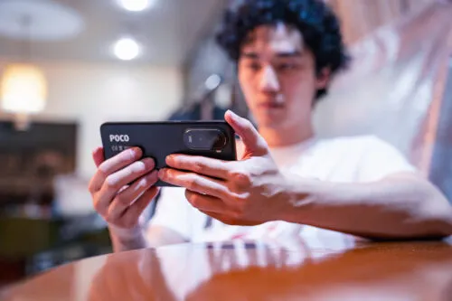 5 смартфонов с безопасными экранами. От копеечного Infinix до игрового Tecno