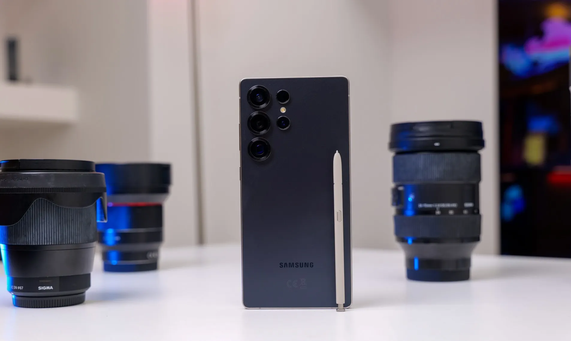 Главный Samsung Galaxy сливают за бесценок. Это настоящий король Android-флагманов